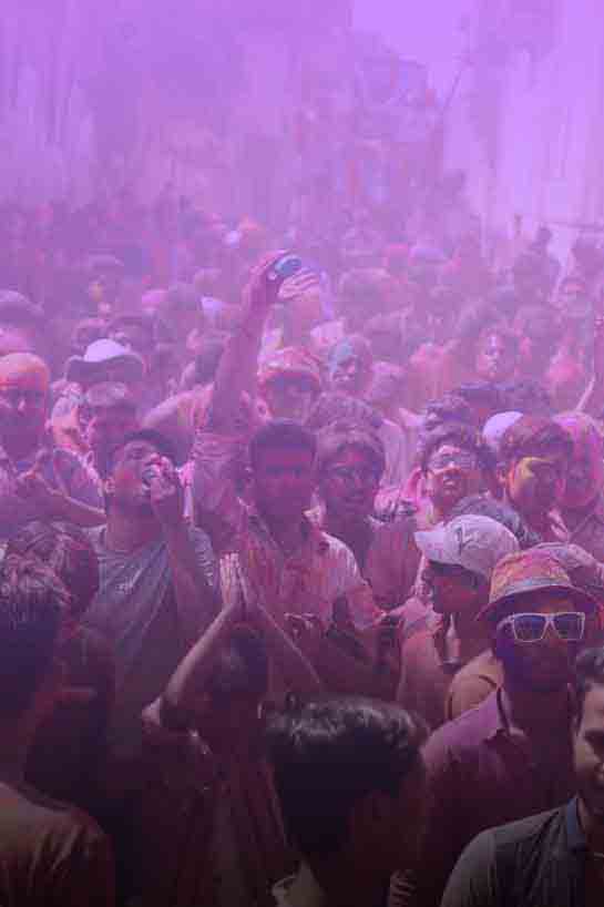 Enjoy the Splash of Colours & Gulaal in Holi of Mandawa, Rajasthan I Indian Holi Celebration Tour To India On Motorcycle